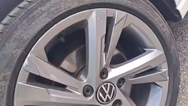 VOLKSWAGEN GOLF 26 / 28