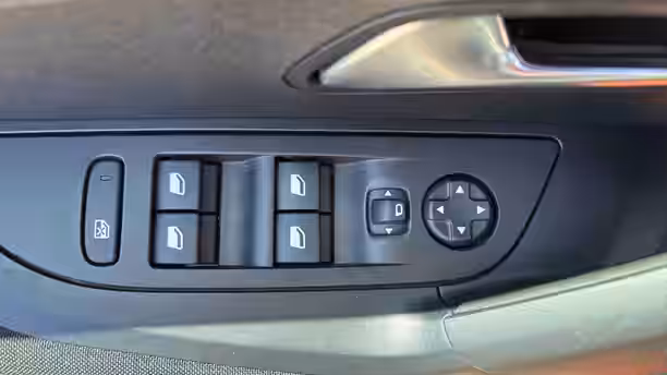 PEUGEOT 2008 17 / 25