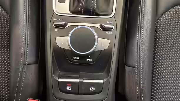 AUDI Q2 22 / 37