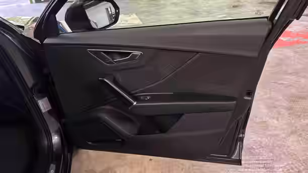 AUDI Q2 27 / 37