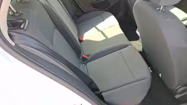 VOLKSWAGEN GOLF 19 / 26