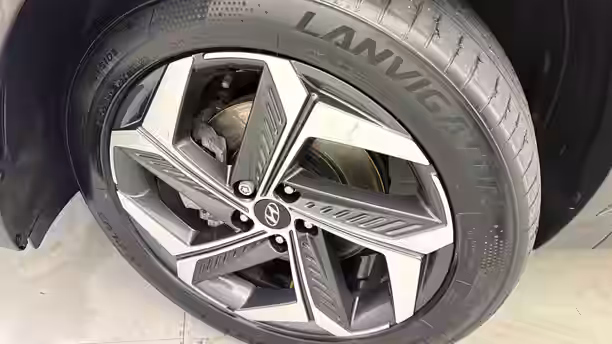 HYUNDAI TUCSON 37 / 40