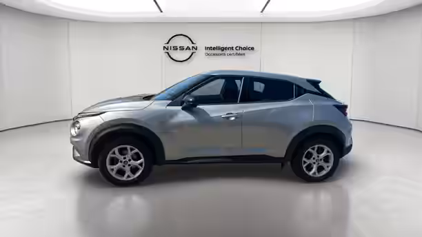 NISSAN JUKE 2021.5 2 / 22