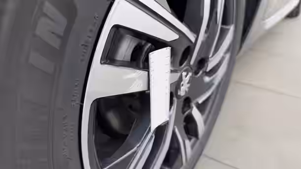 PEUGEOT 208 43 / 55