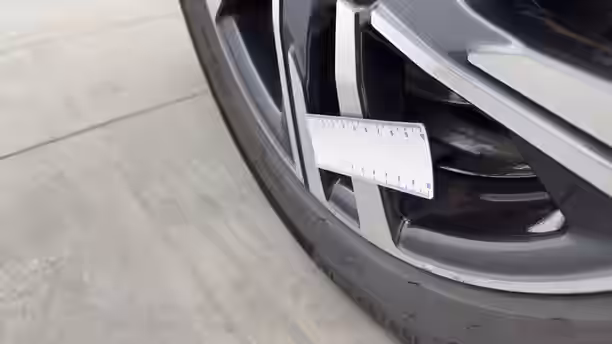 PEUGEOT 208 38 / 55
