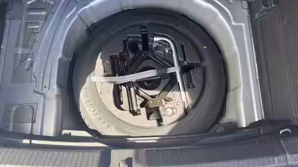 VOLKSWAGEN POLO 15 / 17