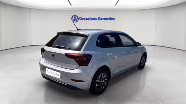 VOLKSWAGEN POLO 5 / 17