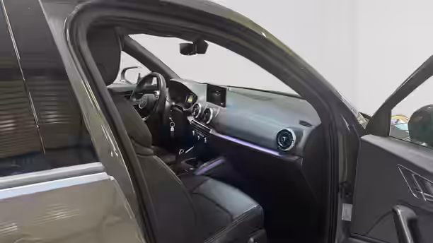 AUDI Q2 27 / 37