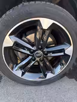 AUDI Q2 28 / 29