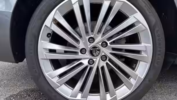 SKODA SUPERB 29 / 30