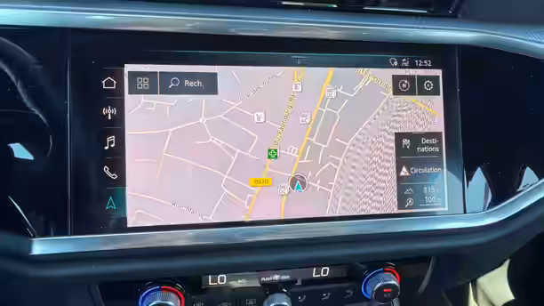 AUDI Q3 12 / 35