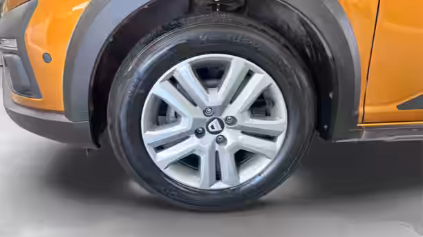 DACIA SANDERO 18 / 32