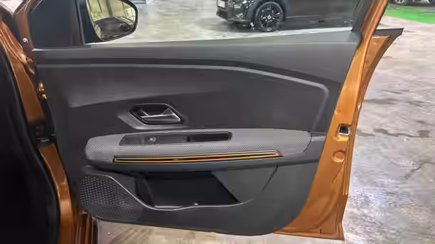 DACIA SANDERO 22 / 32