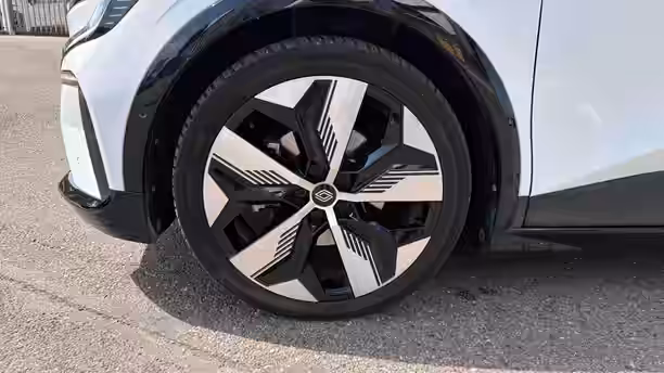 RENAULT MEGANE E-TECH 14 / 22