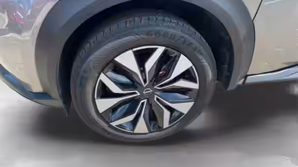 NISSAN JUKE 14 / 21