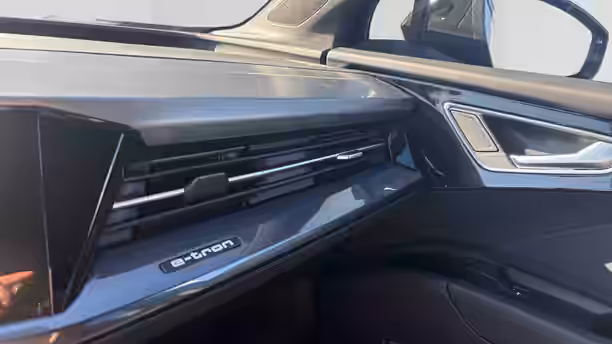 AUDI Q4 E-TRON SPORTBACK 22 / 23