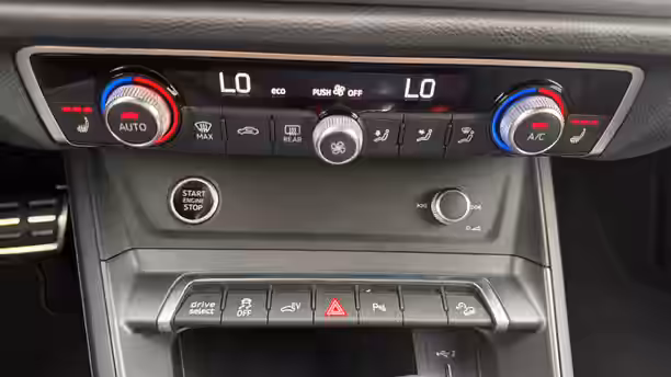 AUDI Q3 11 / 32