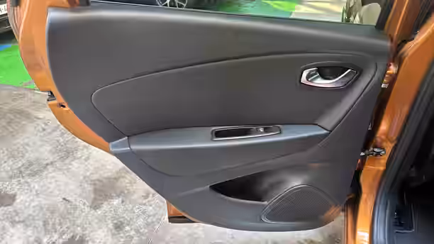 RENAULT CAPTUR 23 / 33