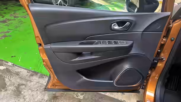 RENAULT CAPTUR 22 / 33