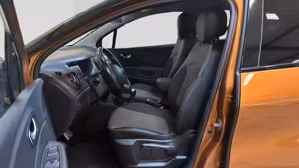 RENAULT CAPTUR 28 / 33