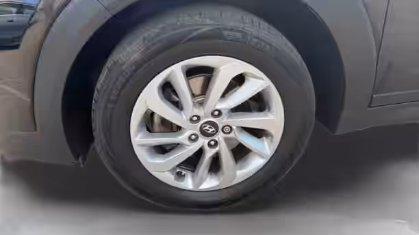 HYUNDAI TUCSON 14 / 39
