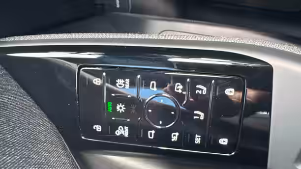 AUDI Q6 E-TRON 29 / 36