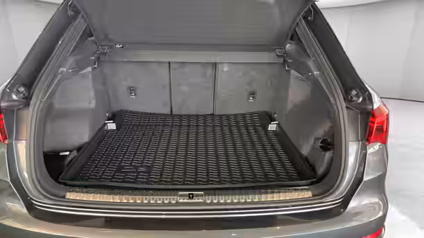 AUDI Q3 13 / 32