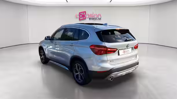 BMW X1 F48 3 / 32