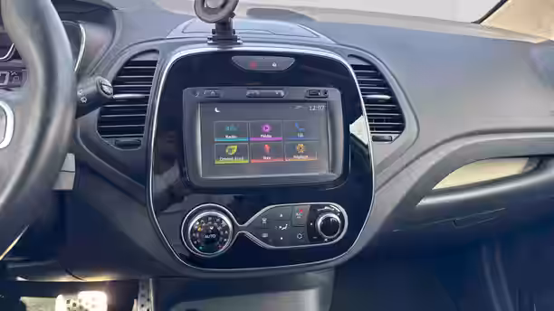 RENAULT CAPTUR 11 / 28