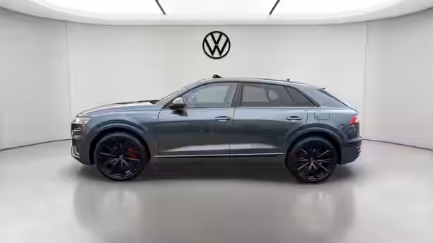 AUDI Q8 2 / 30