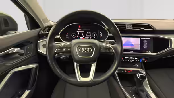 AUDI Q3 10 / 24