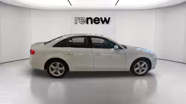AUDI A4 6 / 22