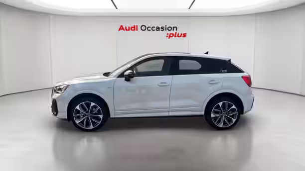 AUDI Q2 2 / 23
