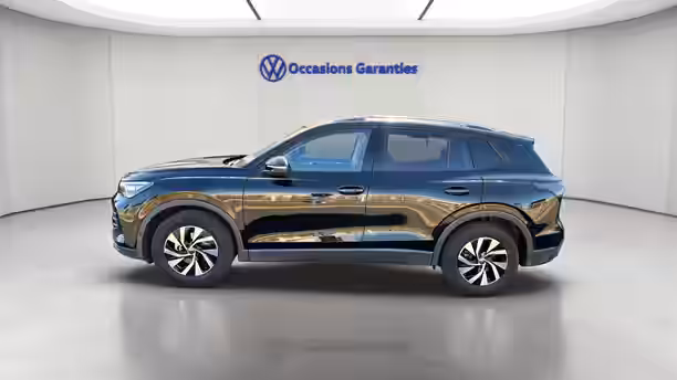 VOLKSWAGEN TIGUAN 2 / 24