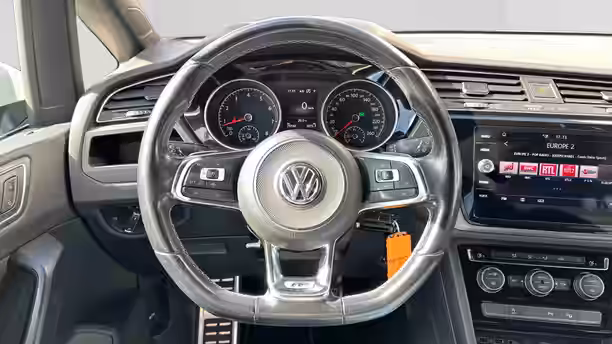 VOLKSWAGEN TOURAN 10 / 20