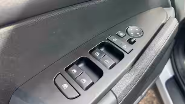 KIA SPORTAGE 22 / 24
