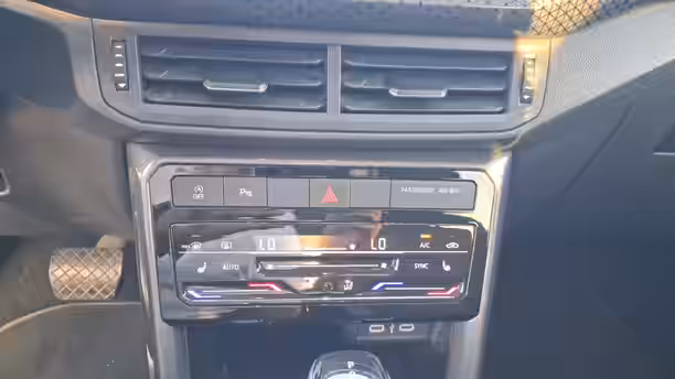 VOLKSWAGEN T-CROSS 21 / 52