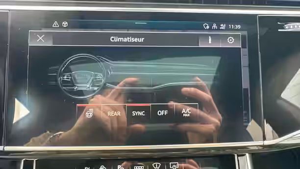 AUDI Q8 18 / 30
