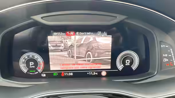 AUDI Q8 17 / 30