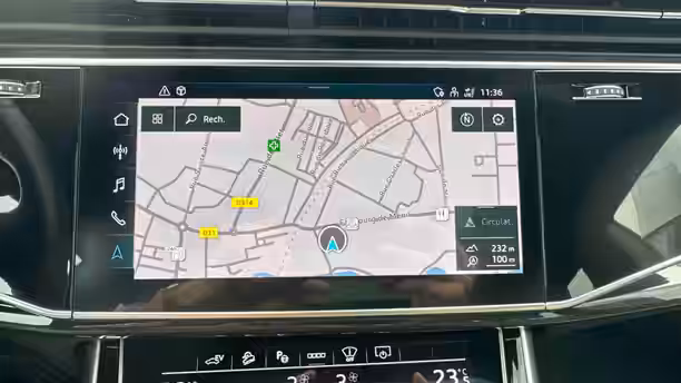 AUDI Q8 15 / 30
