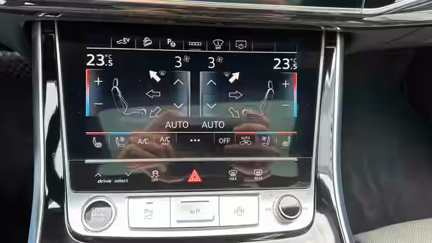 AUDI Q8 16 / 30