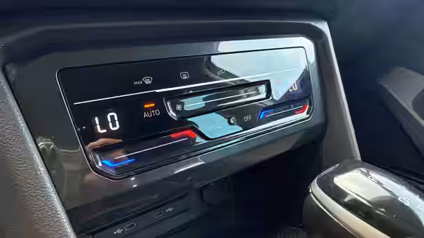 VOLKSWAGEN TIGUAN 21 / 23