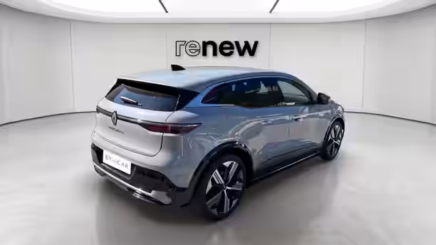 RENAULT MEGANE E-TECH 5 / 24