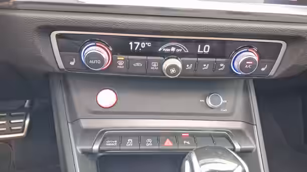 AUDI RS Q3 21 / 60