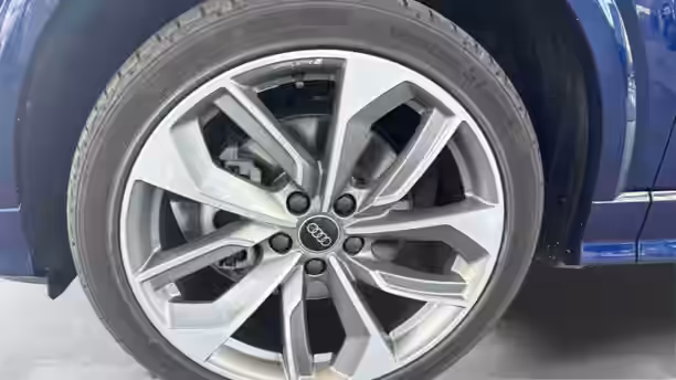 AUDI Q2 13 / 18