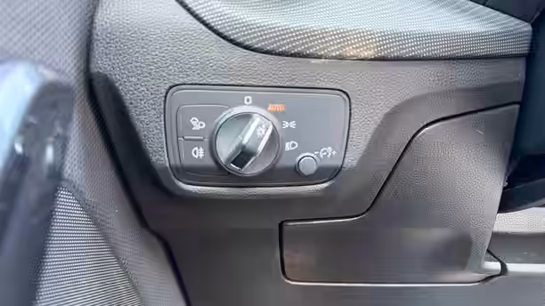 AUDI Q2 27 / 45