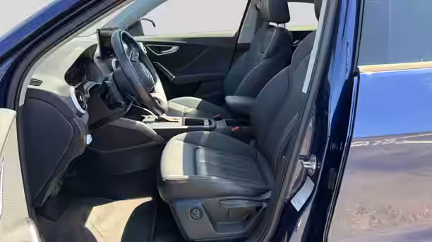 AUDI Q2 28 / 45
