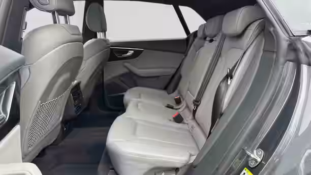 AUDI Q8 12 / 30