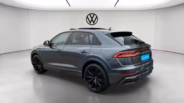 AUDI Q8 3 / 30