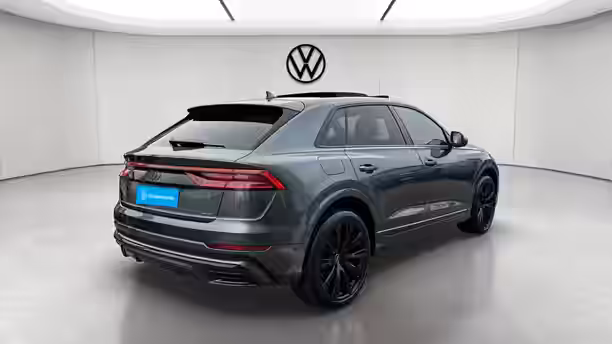 AUDI Q8 5 / 30